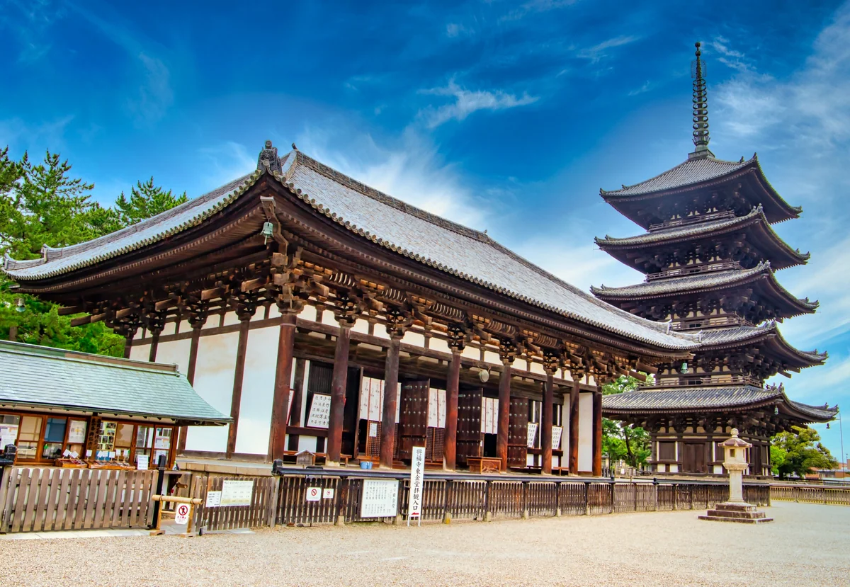 Kofukuji's Eastern Golden Hall beside an unobstructed five-story pagoda